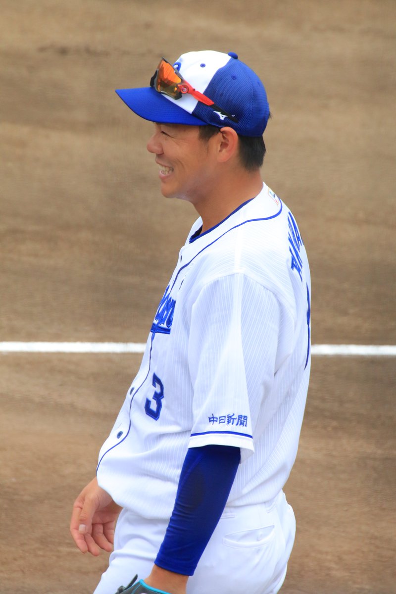 p_467206's tweet photo. 英智コーチと喋っててニコニコしてたり、グローブで口元がむぎゅとなってたりでかわいかった☺️
#高橋周平 #drapic3
20191021 https://t.co/kBLqYW8DCE