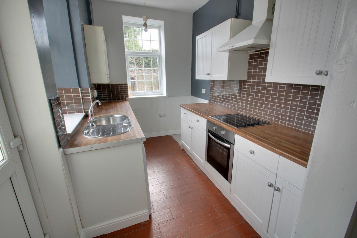 RotherhamHAY's tweet photo. Charming two bedroom cottage in Greasbrough, two reception rooms, kitchen and rear garden.
https://t.co/bRtDTZBFiy https://t.co/muFdiwvnWV