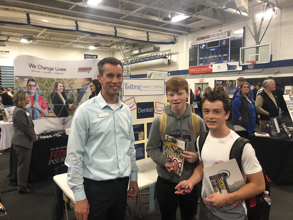 Wottreng Dental handing out sugar free gum today! One of our best mentors in the community. Thank you!