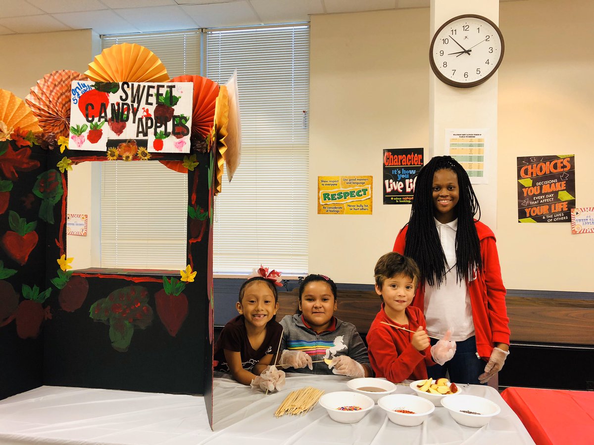 GoodwinCandi's tweet photo. 🎯💯Thank you to @SGHS_Colonels for the #support 😊🆒Thank you to one of the #bestteaching #teams ever for #creating and #executing the @Watson_Wildcats #firstgrade #annual #FallFestival this year!! @LedayAl https://t.co/dfFGXReDwK