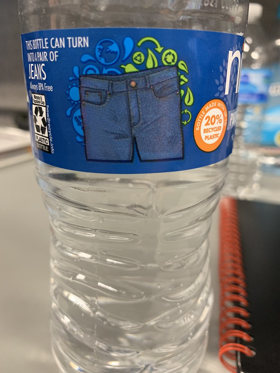 DominicDanes's tweet photo. @tomsegura and @ChristinaP when did you guys start advertising on water?! #waterchamps https://t.co/7MXn7LdHcx