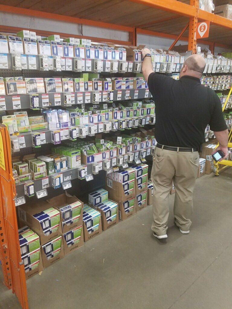 Store Manager Mike at 4638 working with MET!! Thanks for your partnership Mike! <a href="/kattyniner/">kathy</a> <a href="/BobbittMatthew/">Matthew Bobbitt@HD</a> <a href="/trush_bob/">Bob Trush</a>