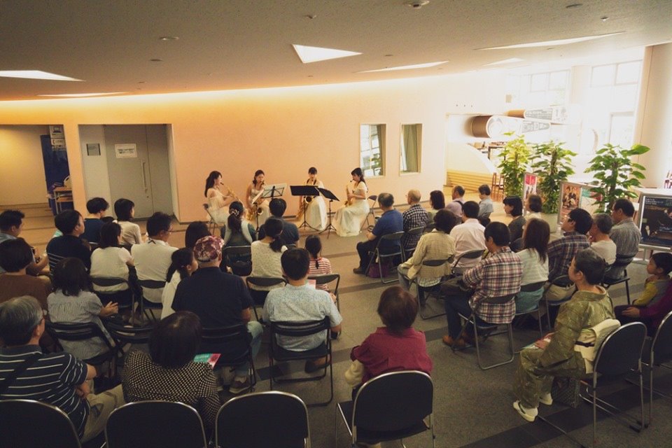 OtokotoSc's tweet photo. 先日行われた荻窪お気楽極楽クラシック2019のイベントの写真がきましたので更新したいと思います！
第一公演目「杉並公会堂ハーモニープラザ」
100名を超える来場者であふれ大盛況。
前回よりも宣伝効果がでておりました！

＃オトコト
＃管楽器
＃アーティストサポート https://t.co/yxBFlQFr9X