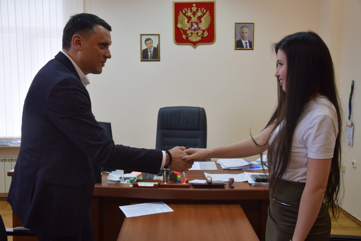 В Самарской области растет количество молодых специалистов АПК, получивших господдержку

Сегодня в <a href="/mcxsamregion/">Минсельхозпрод СО</a> состоялось подписание договоров об установлении единовременной и ежемесячной выплаты молодым специалистам агропромышленного года. 

#самарскийапк #самарскаяобласть