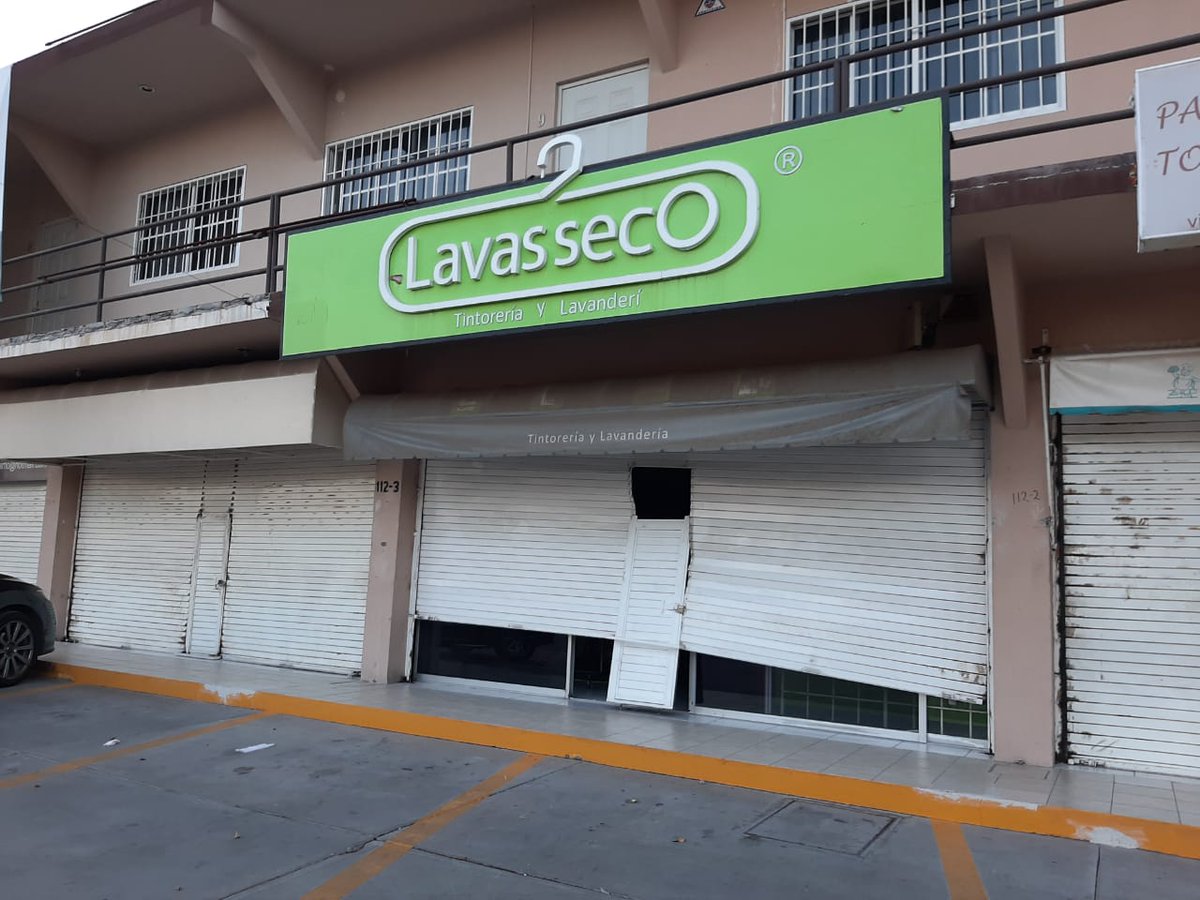 NetaCelaya's tweet photo. A estos pobres les tocó ayer, #Paisanos, #Celaya, #LaNeta verdad que este fue el único negocio que robaron o intentaron robar ayer?
Alguien sabe de otro?
comenta y pon foto para que Elvira la VP pueda contar con nuestra denuncia gráfica! https://t.co/athDgsCUuy