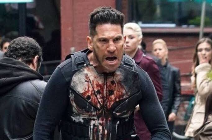 kastleforever's tweet photo. frank castle with everyone else vs frank castle  with karen page https://t.co/hXc80G6xpd