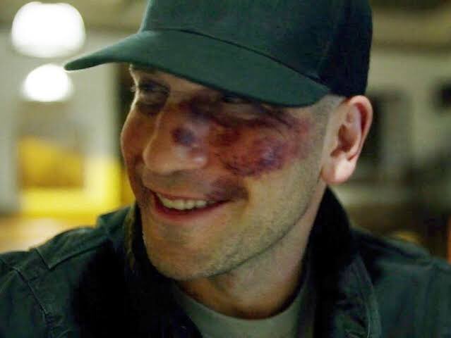 kastleforever's tweet photo. frank castle with everyone else vs frank castle  with karen page https://t.co/hXc80G6xpd
