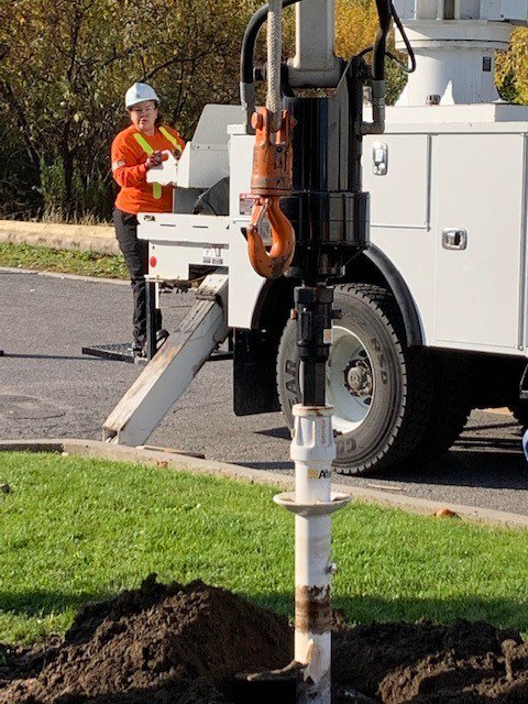 IHSAnews's tweet photo. @IHSAnews #Ottawa #Skills Development Centre is busy this week with a group taking part in the #LineCrewGroundSupport program. Participants leave this program with multiple certificates, new skills and a lot of #safeworkmethods. https://t.co/y7ngOD7n5U