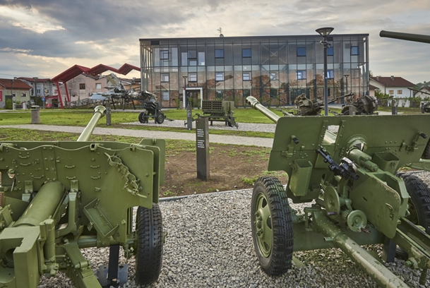 croatiaheritage's tweet photo. Museum of the Homeland War in #Turanj, four kilometres from #Karlovac, #Croatia. An important place to visit next time you visit Croatia. Qst. is when will the capital #Zagreb actually open one for visiting tourists? #LongOverdue #Museum #war #Freedom https://t.co/BWATHrIccm