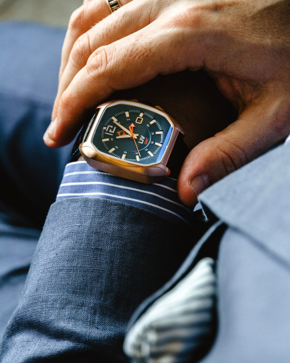 Be a world-class world traveler with the Rebel-GMT.
==> livwat.ch/rebel-gmt-rose