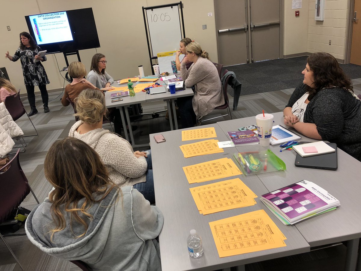 LRUEWildcats's tweet photo. K-5 teachers training together to help our students move forward. #9guidingprinciplesofteaching #mathfocus #WeAreLR https://t.co/5l65DQUqZ6