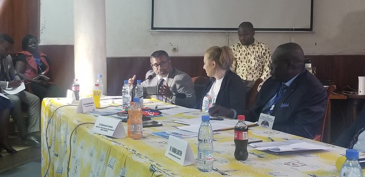 loyocameroon's tweet photo. Young people are partners in peace processes therefore young people are important components in the political sphere. Young people are important in 3 layers in the peace process said @SajiSFCG
1-in the room at the table 
2-Around the room
3-outside the room
@SFCG_ @unoy_peace https://t.co/lXJtAiSP4t