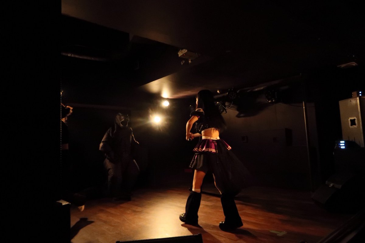 KXSzLGAOiEAd7sF's tweet photo. 怪獣と戦うアイドル‥

#alicesos
#梓乃ありす https://t.co/RMbbAzv6ON