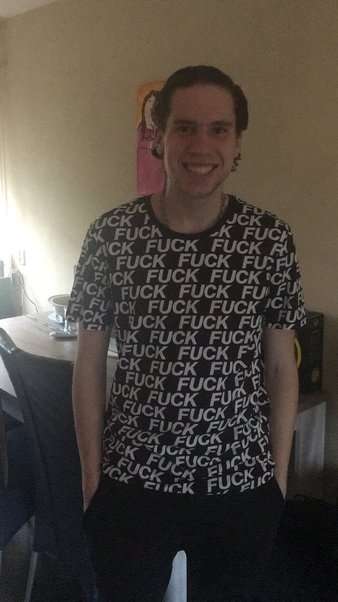 miesie035's tweet image. En hij wilde heel graag nog een t-shirt...
#zovaderzozoon #junior