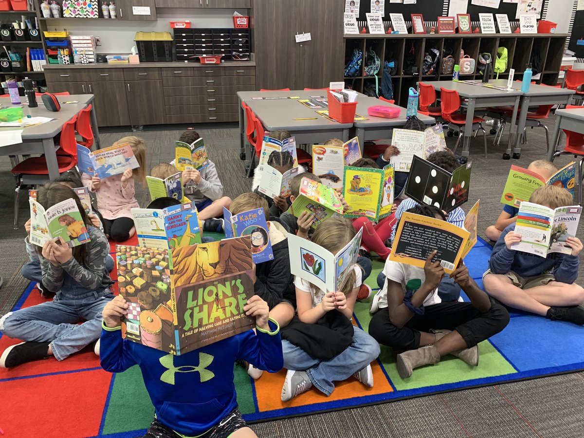 SusieCroftNCE's tweet photo. We were so excited to receive our new books for our classroom literacy library! Thank you Donors Choose! #NCExcels #CroftsCardinals https://t.co/lQTeKdNlhn