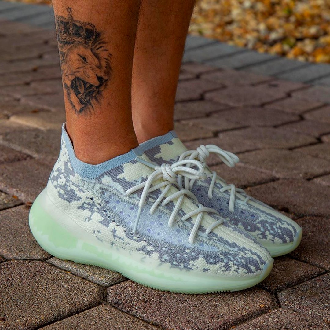 yeezys alien