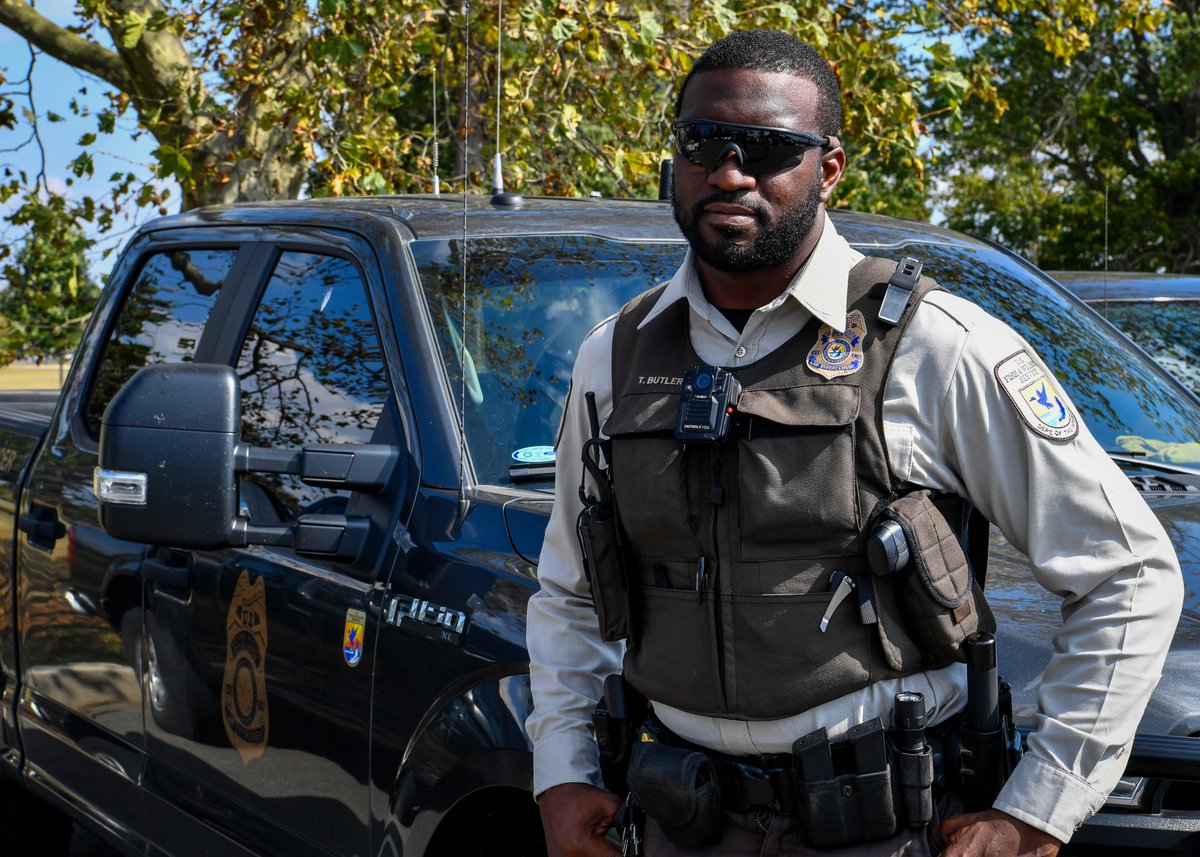 Nice article on one of our FWOs who is partnering with the U.S. Air Force to protect conservation areas. af.mil/News/Article-D…
