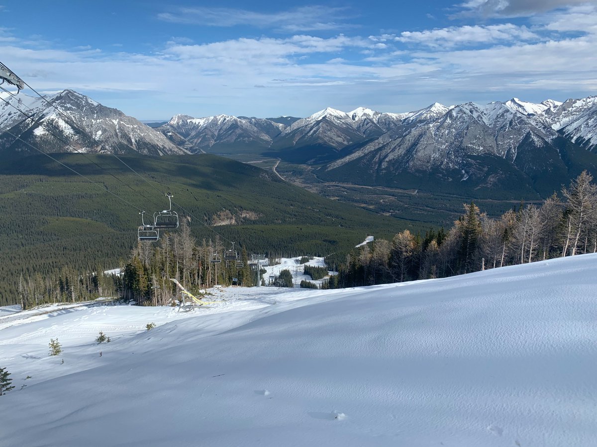 SkiNakiska's tweet photo. We've posted the ticket rates for our earliest preview weekend ever (this Saturday & Sunday) on our snow report - https://t.co/IenFVXfYhs 🏂⛷ #skiclose #nakiska #previewweekend #earliestopening #firstincanada #skicanada
📸 @Washed_Up https://t.co/Rbi2x9XyMe
