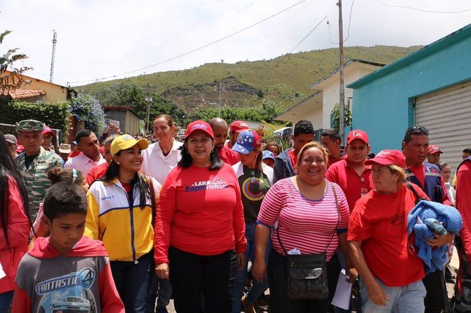 wafritoreload's tweet photo. V ✴
#MotoresProductivosDePaz 🇻🇪
 I 💛
@INFOCENTROSLARA 

V💙
@Juancml20 

A♥
@deyacool 

🎀
@aldgb1 

V ✴
@adri0188 
🇻🇪
E💛
@Esperanza_241 

N💙
@RivassJack5 

E ♥
@rikardohernande 

Z ✴
@keniferh 

U💛
@one_oscar 

E💙
@candangacordero 

L♥
#2AñosDeGesstionEnLara 

A ✴ https://t.co/uiLZkmPu05