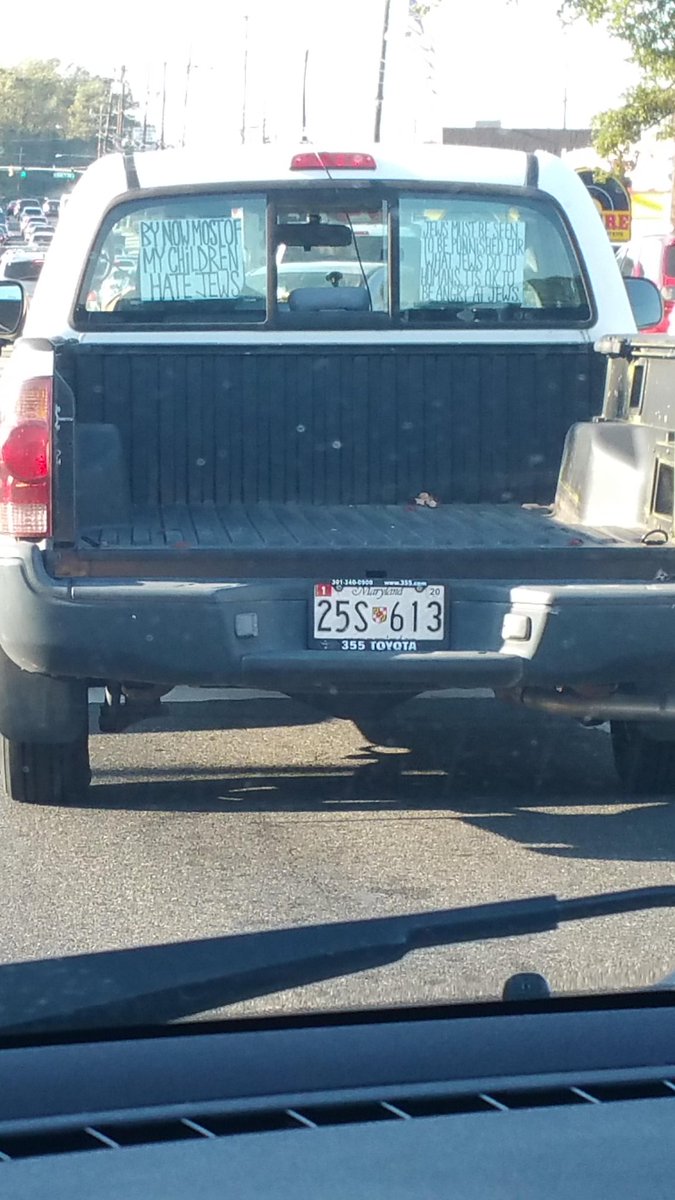 Abkleintje01's tweet image. Me: "circumcision is mutilation &amp;amp; barbaric"

Jews: "sToP bEiNg Antisemitic!!!"

No, you morons. This is what antisemitism actually looks like. But sure continue to go ahead and focus on us #intactivists instead. We're obviously the real threat here🙄 #FalseCriesOfBigotry