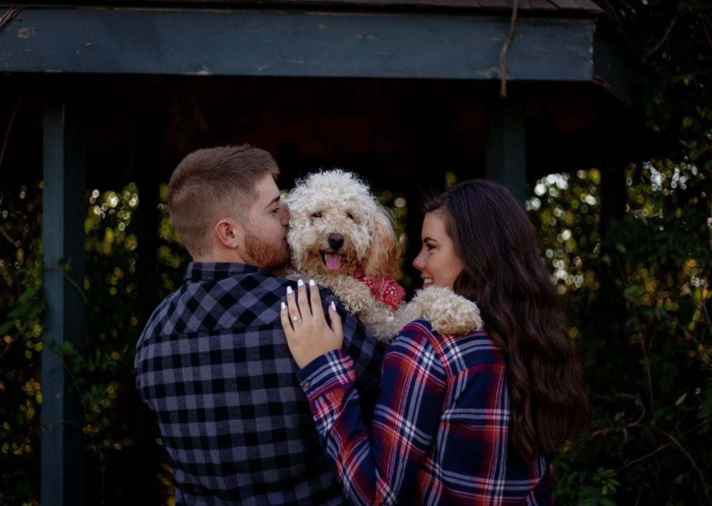 maddyoverbey's tweet photo. Some of our engagement pictures (,: 💍🍂 https://t.co/sQrK2nbJH6