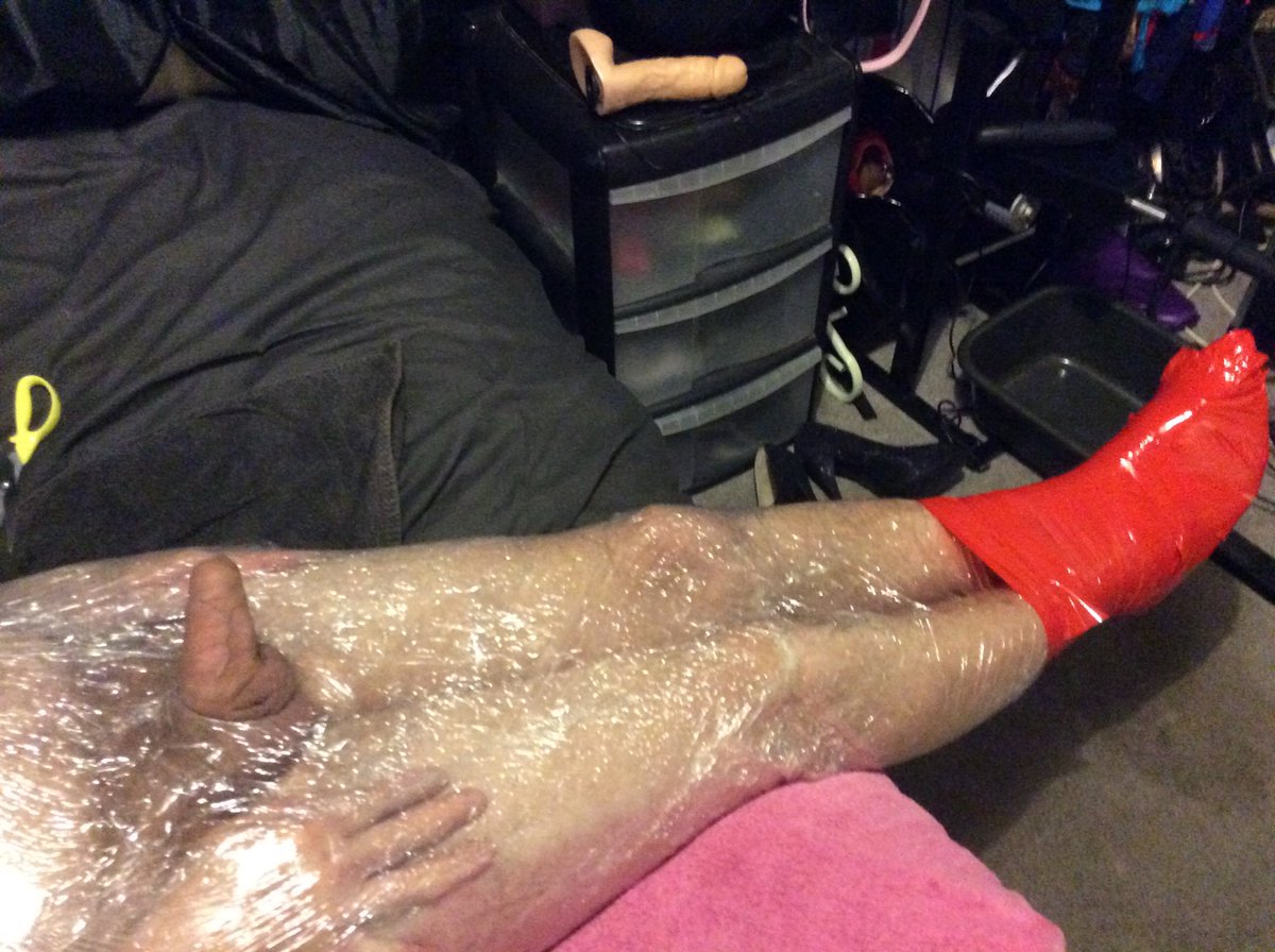 Jo69Oldskool's tweet photo. A little treat for a first-time mummification #mummification #JomistressJo https://t.co/6kiNWHxWt2