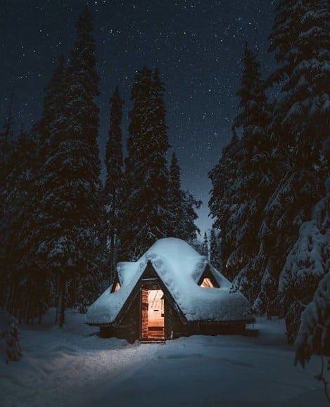 _iWorld's tweet photo. شوق كبير لـ الشّتاء والمَطر والأجواء الحلوه 💙❄️ https://t.co/KbeVBQGN6B