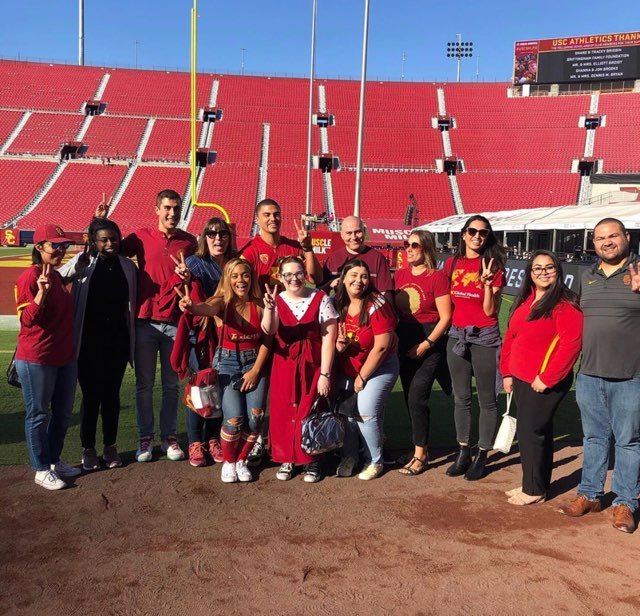 Amazing #USCHomecoming weekend with some of our favorite people!✌️
#tuesdayvibes #USCmph #publichealth