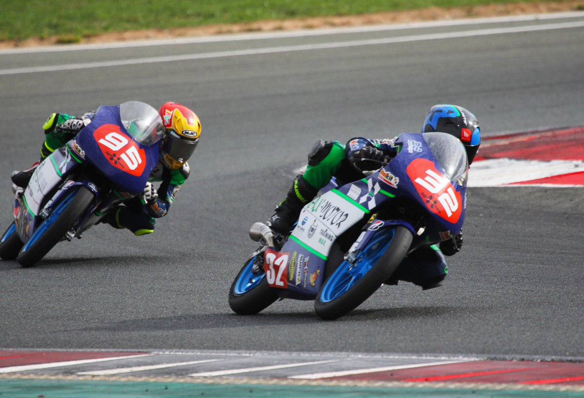 IgaxTeam's tweet photo. 🗓 Tachando los días del calendario para llegar a Jerez 😏
🤭 Mucho en juego en esa última cita del #ESBK 🏆 #DavidReal y #MarcoMorelli pelarán por ser Campeones de España en #PreMoto3 🇪🇸
🤞 Dos bazas mejor que una 😅
#IgaXTeam #FeelTheBlue 💙 https://t.co/awHwUsGh2X