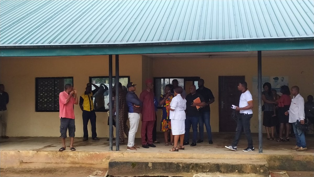 Anambra Health Commissioner, early morning today with Executive Secretary of ASHIA paid unscheduled supervision visit to General Hospital Okija, Ihiala LGA.