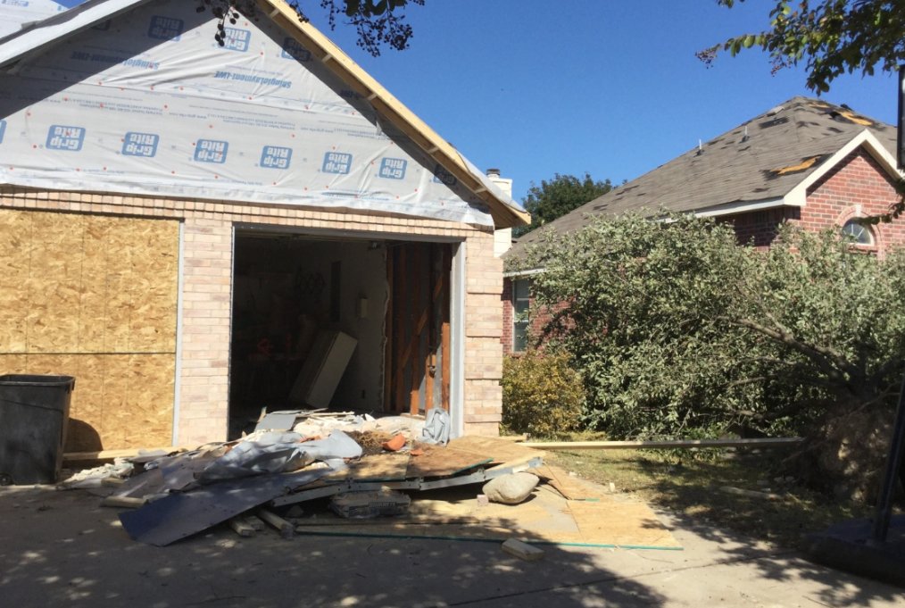 NWSFortWorth's tweet photo. 4:25 PM - A National Weather Service survey team has determined 2 brief tornadoes occurred in Ellis County Sunday evening.  One near Midlothian - rated EF-1 with 100 mph winds.  The other was in Ferris - rated EF-0 with winds up to 85 mph. More info to come.  #dfwwx #txwx https://t.co/igDAvMcKmZ