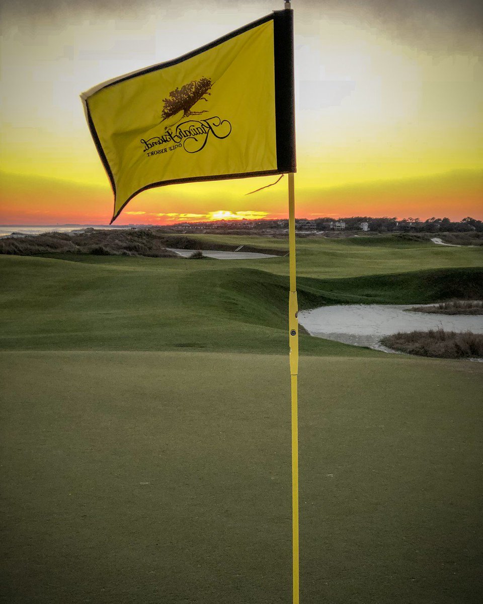 GoForeItComm's tweet image. We've been loving golf flags and course clocks recently. What are you're favorite things to take pictures of at golf courses? (besides the course itself!)
