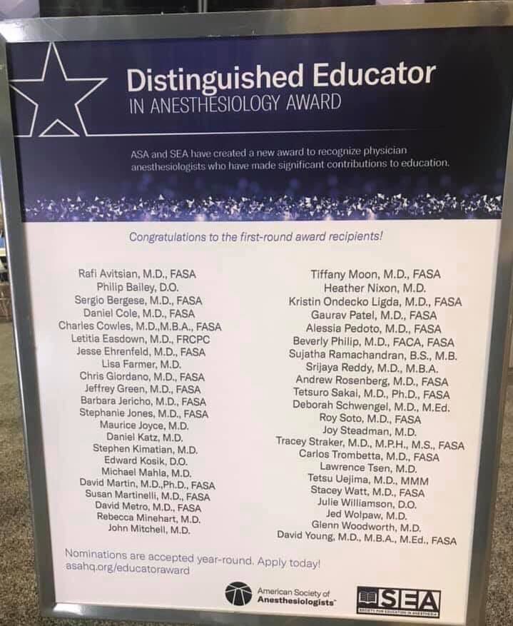 CONGRATULATIONS 🎉🎊 to my #mentors & #sponsors, Dr Stephanie Jones (Vice chair education) & Dr John Mitchell (program director) for their well deserved recognition as ASA Distinguished Educators. @BIDMCAnesthesia @SEAnesHQ #ANES19 @BIDMC_Academy @BIDMChealth
