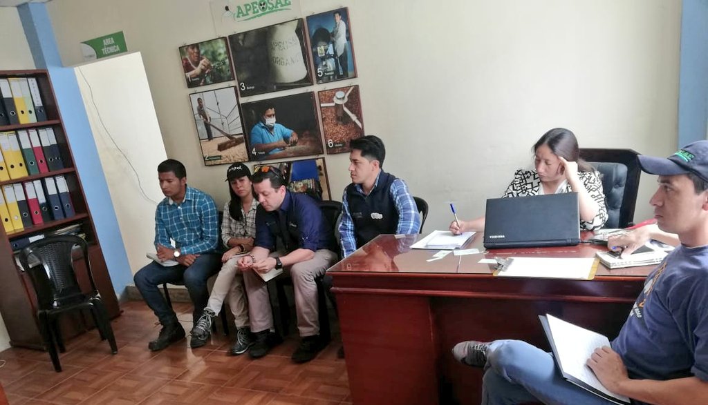 PROAmazoniaEC's tweet photo. 📍Zamora | La federación #APEOSAE recibió la visita del equipo de consultores de @espol para el diagnóstico de reportenciación de su centro de acopio. https://t.co/u3BnN08vIi
