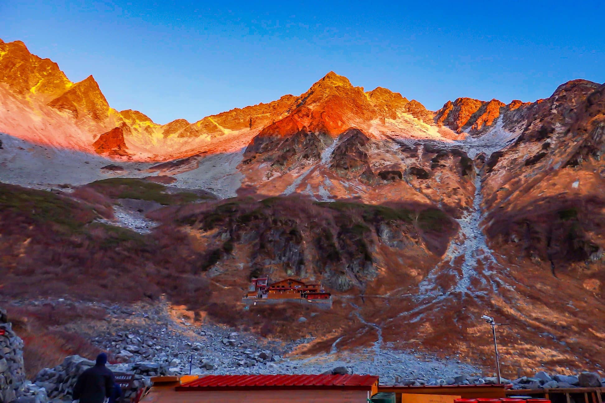みんなの登山記 Mountains Of Japan 絶景 涸沢 モルゲンロート 過去pic 初めて見るモルゲンロートに感激でした O 撮影月日 15 10 25 撮影場所 涸沢ヒュッテ C Tatsuya Tsukazaki T Co Wsnybmbzeg 登山 涸沢 T Co Mgegsdruwy