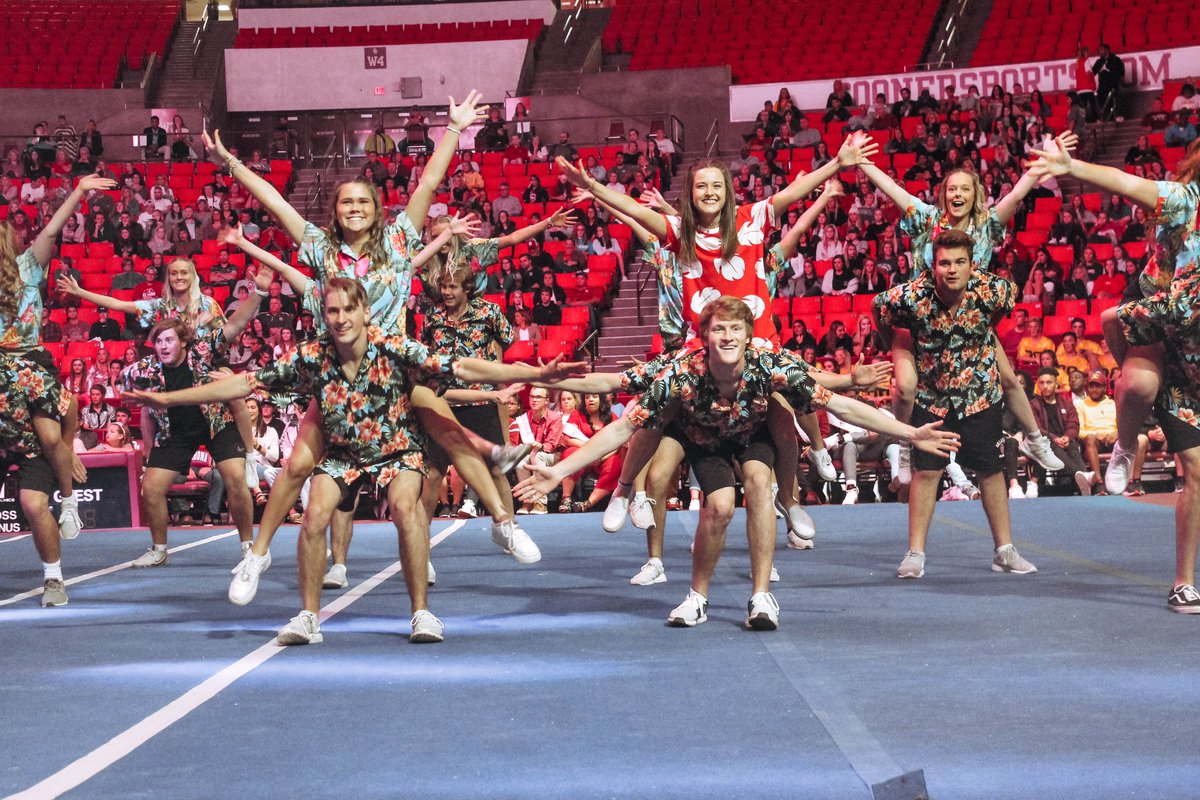 OUCAC's tweet photo. We had a groovy time at Rah! Rally💃🕺 Thanks to everyone who came out to support! https://t.co/WyV2YkvbJi