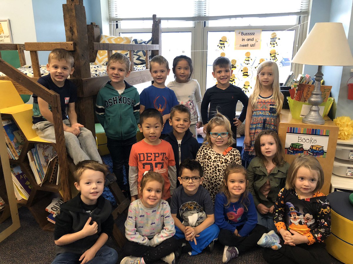 gallbusybees's tweet photo. It’s been awhile@since we have had our full class! ❤️ 🐝 #harvestlearn https://t.co/tQPGYOkwF2