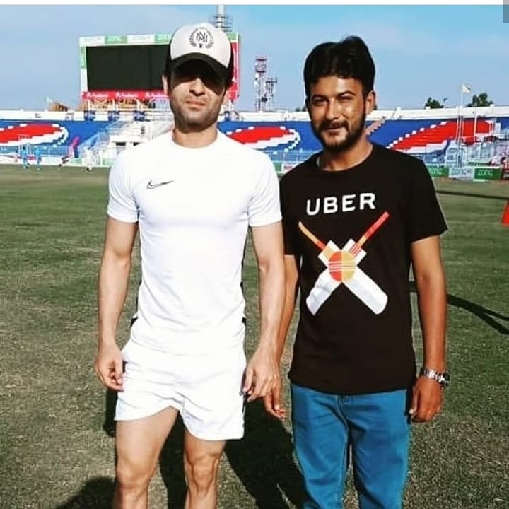 iamamberahmad's tweet photo. Recent Clicks with Luckiest Fans
#FansrinHeart #Fanboy #LuckiestFans #Fanmoment #HandsomeAhmad #DashingHero #charming #champ #cutest
#TalentedBatsman #Hardworker #superfit #StarCricketer #Staropener #BestBatsman #BestFielder #Zaid #PrinceAhmad #AHMADSHAHZAD @iamAhmadshahzad https://t.co/RVCm1sKaZl