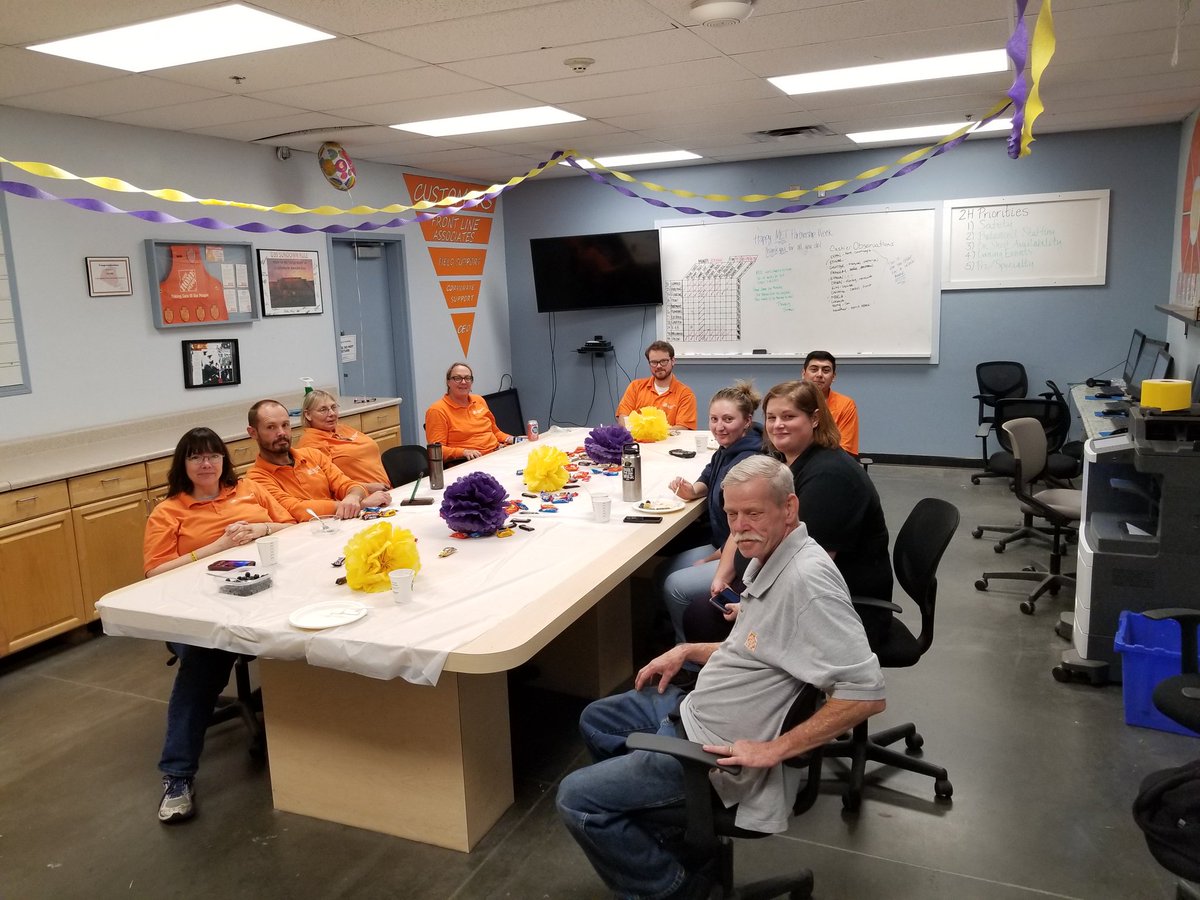 Celebrating MET partnership with breakfast!! Thank you MET for all you do! Thank you Maria Wilson for cooking! @blkubes @CumminsLucas <a href="/semke_t/">Thomas Semke</a> <a href="/SummerB_THD4026/">Summer Burton</a> #thd4026 #METpartnershipweek