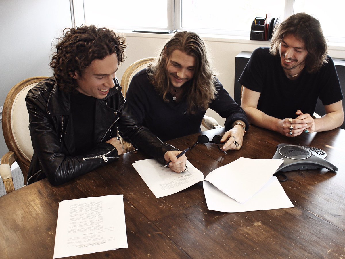 Pleased to announce we have signed a record deal with our new friends at <a href="/GoldenRobotRcds/">Golden Robot Records</a> • @breadandbutterrcds 

Excited to begin this new chapter with all of you lot!

With love, INK. xxx