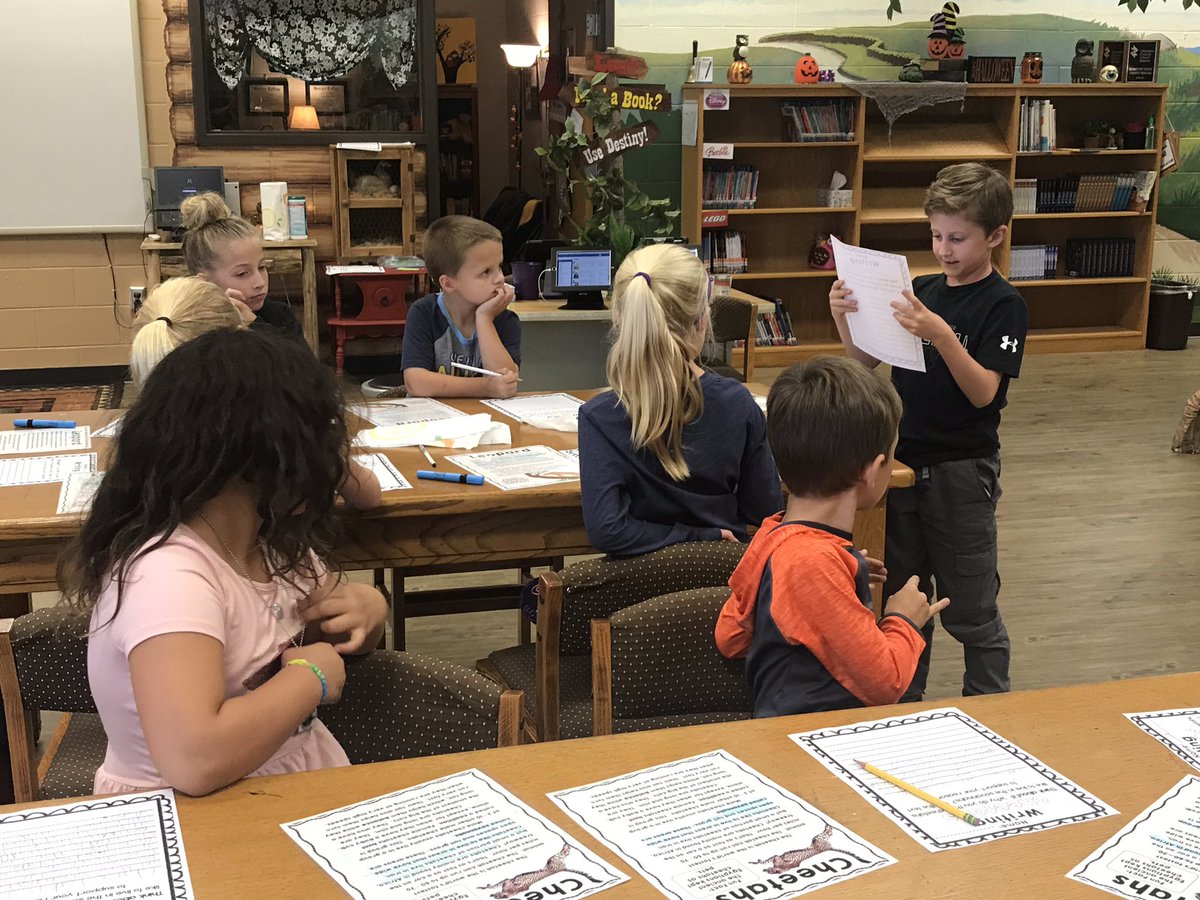 MACESlibrary's tweet photo. Informational text turns 2nd graders into detectives! #1wildcatnation https://t.co/b8gL293KgF