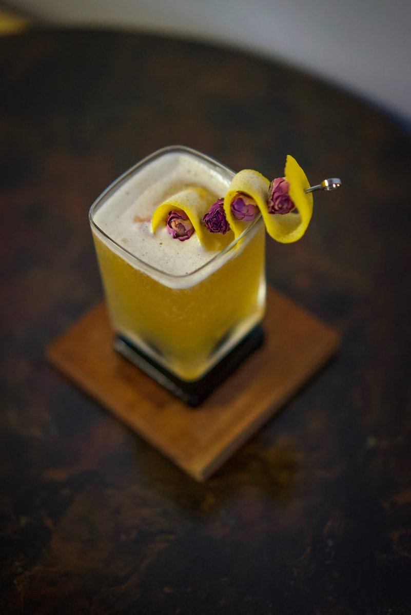 Today’s #Bittercube #drinkoftheday - The Iroquois #SpiritsEnlivened ow.ly/huY330p2nA3 <a href="/heirloomliqueur/">Heirloom Liqueurs</a>