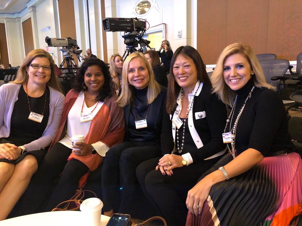 AmyCappellanti's tweet photo. Having a blast @FortuneMPW this week!! Grateful to learn from such inspirational #WomenLeaders!! #FortuneMPW #DontNormalizeHate #NoSoftLanding
#womenpower #girlpower #womenempowerment #womensupportwomen https://t.co/WedLzUunIW