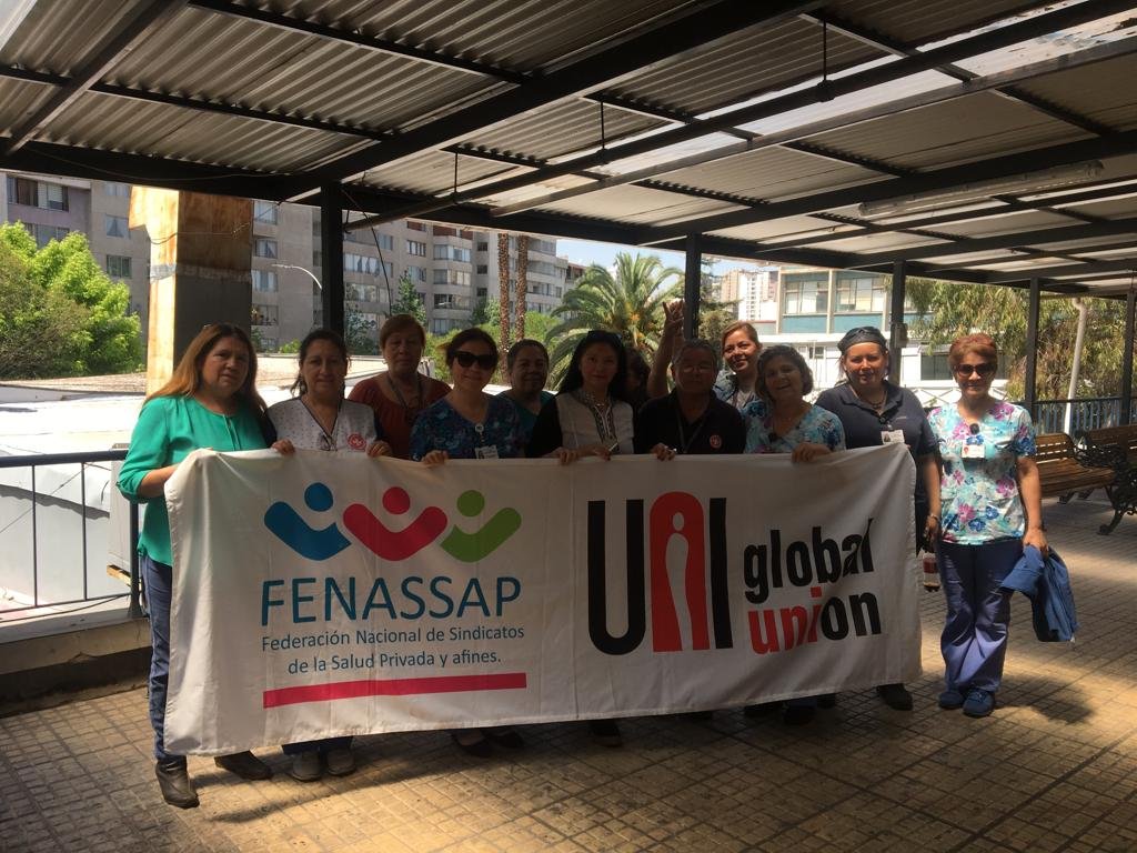 uniamericas's tweet photo. #Chile Acceso a la salud de calidad, una de las demandas del pueblo chileno. En la foto, compañerxs de la @fenassap https://t.co/FskgWw0mcQ