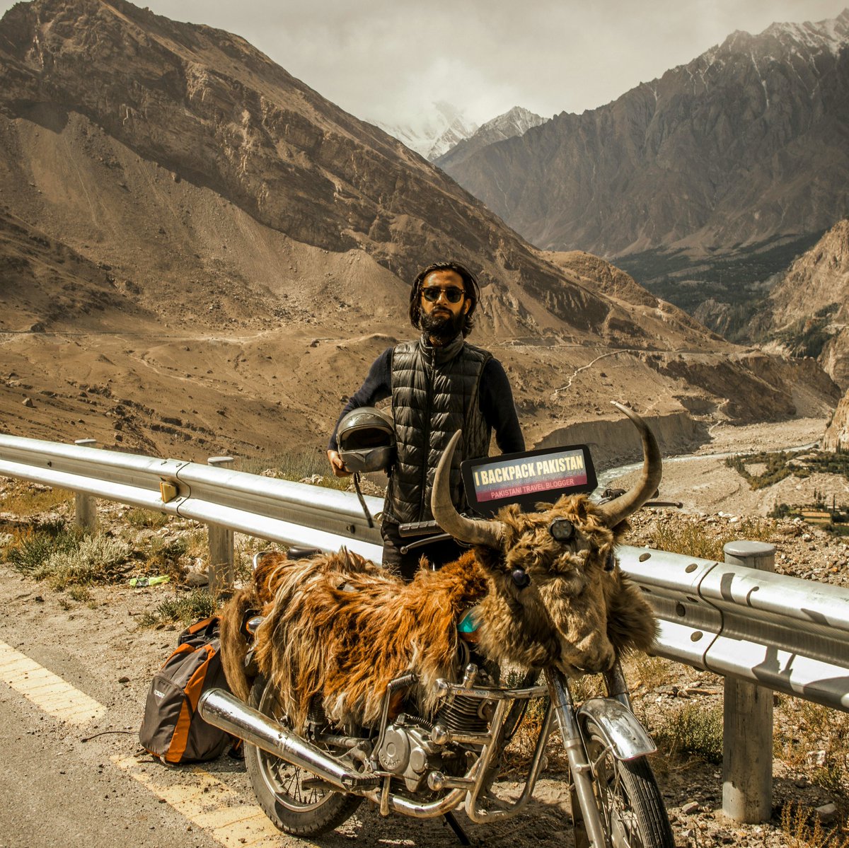 'Live with no excuses. Travel with no regrets.' 
~Oscar Wilde

#ibackpackpakistan #ibackpackpk #pakistan #pakistanitraveler #peopleofpakistan #karakoram #kkh #karakoramhighway #karakorambikers #adventuremotorcycle #adventuretravel #explore #exploretocreate #beautifuldestinations