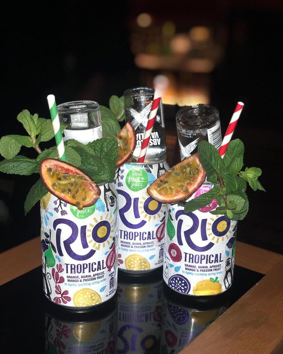 LiquoretteLDN's tweet photo. You like delicious cocktails. Liquorette make delicious cocktails. This could be the start of a beautiful friendship.😍 https://t.co/ZvqLZPG1T3 https://t.co/lKvH9jq2Yw
