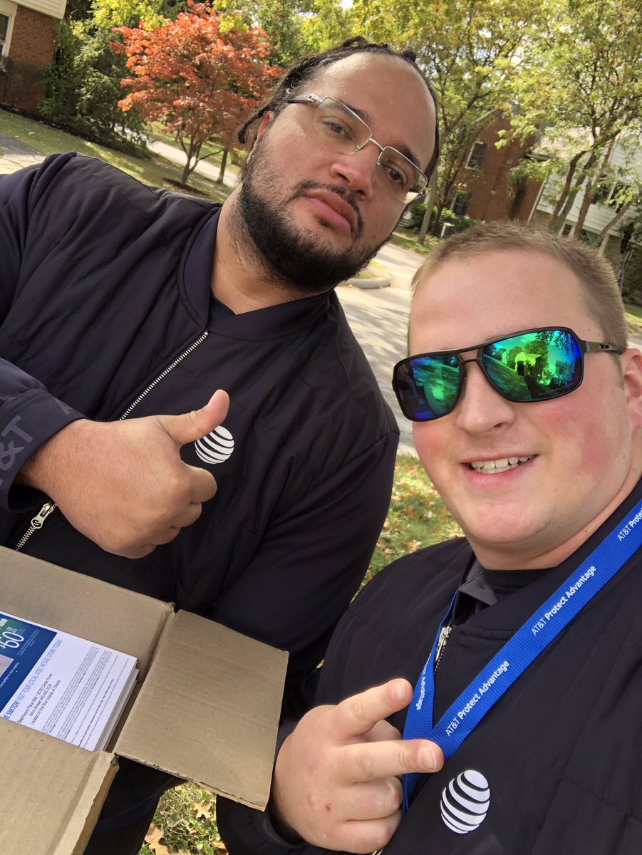 AttBeachwood's tweet photo. Devin &amp; Will winning the neighborhood. The Fiber neighborhood, that is! Will even stopping to talk to business owners along the way! 👏🏻🔥 @MeganMonnot @judy_cavalieri @BIGBizDecker @Uverse @DIRECTV #lifeatATT #OHPAcalypse https://t.co/YnqZZfGVjf
