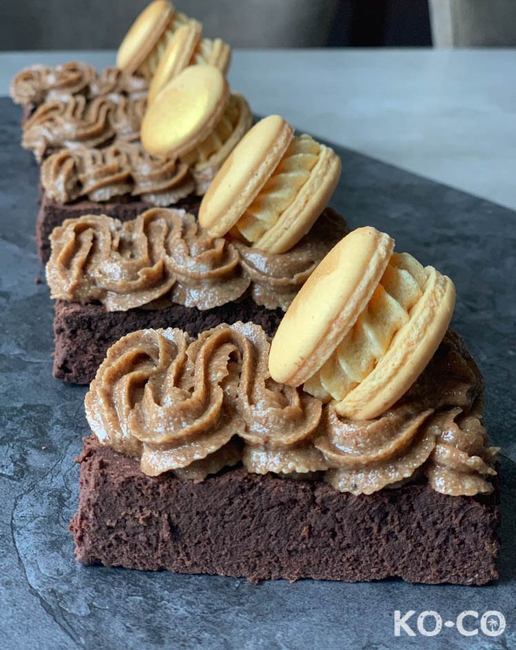 KocoBrownies's tweet photo. *Last week for Pumpkin Spice* !! This is your final call to order our limited edition pumpkin spice brownie featuring our spiced ‘butter cream’ and vegan pumpkin macaron 😍.

Orders placed this week are for next week. Final order before Friday 25th! https://t.co/MXzS1KqhSi