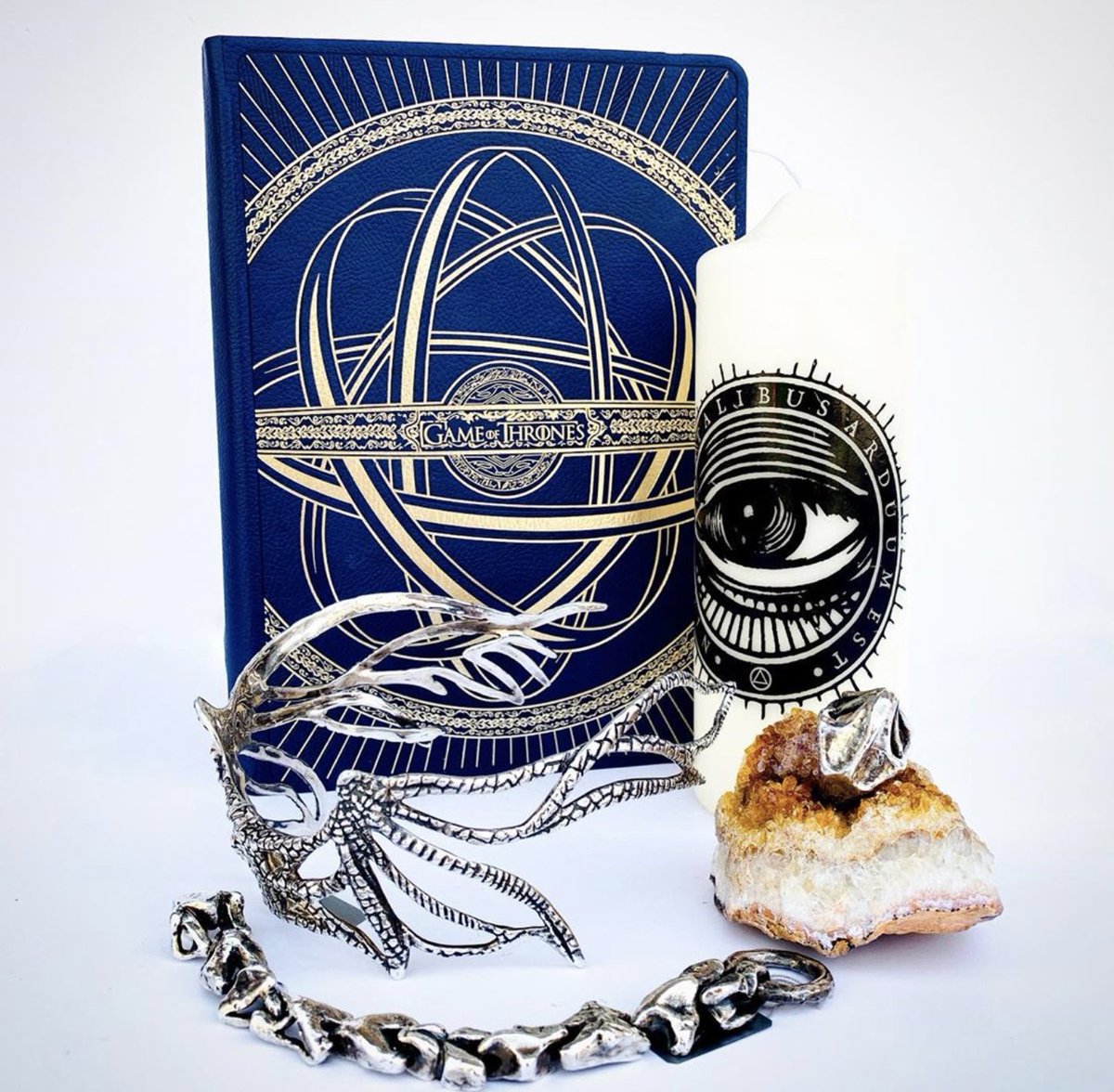 FIDMMuseumShop's tweet photo. Our MEY Designs​ #gameofthrones jewelry is 𝟒𝟎% 𝐨𝐟𝐟, don’t miss out on this special as it won’t last long! ✨
#FIDMMuseumShop in #dtla at #FIDMMuseum
@FIDMMuseum @FIDM @MEY_london https://t.co/LJukOADway