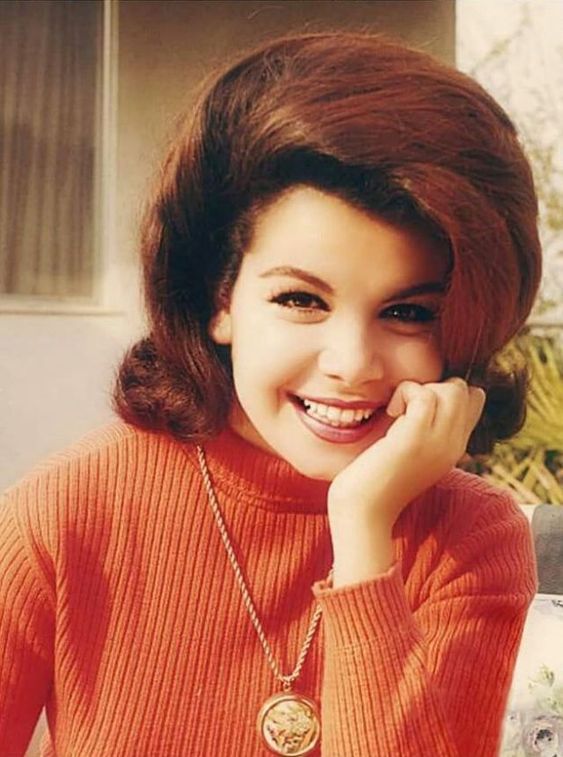 Feliz cumpleaños / Happy Birthday Annette Funicello (22/oct/1942) 